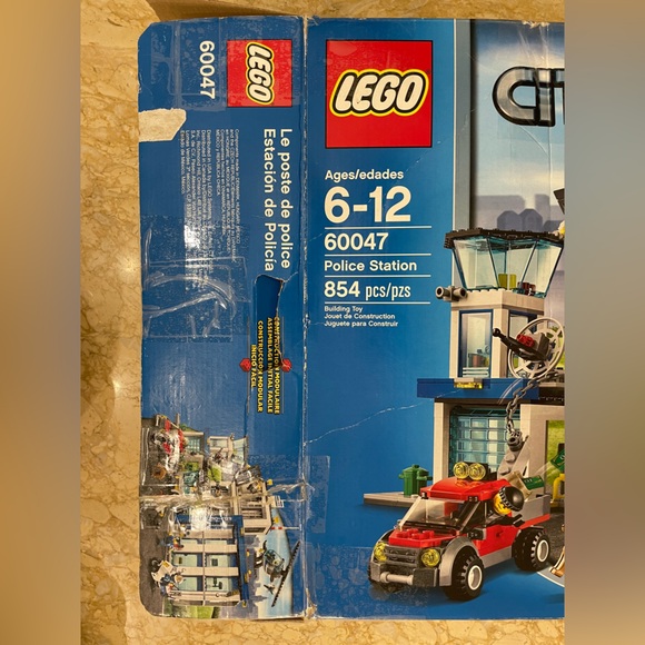 LEGO CITY SET 60047 POLICE STATION  Ages 6-12 - Picture 3 of 12